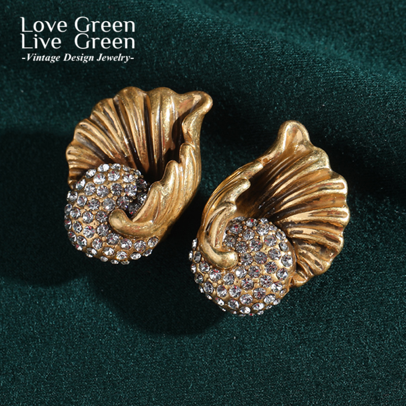 Vintage Fashion Trends 2025 - Vintage 18k Real Gold Color Conch