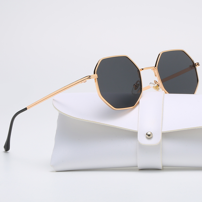 Vintage Fashion And Design - Square Polygon Metal Sunglasses Vintage Women