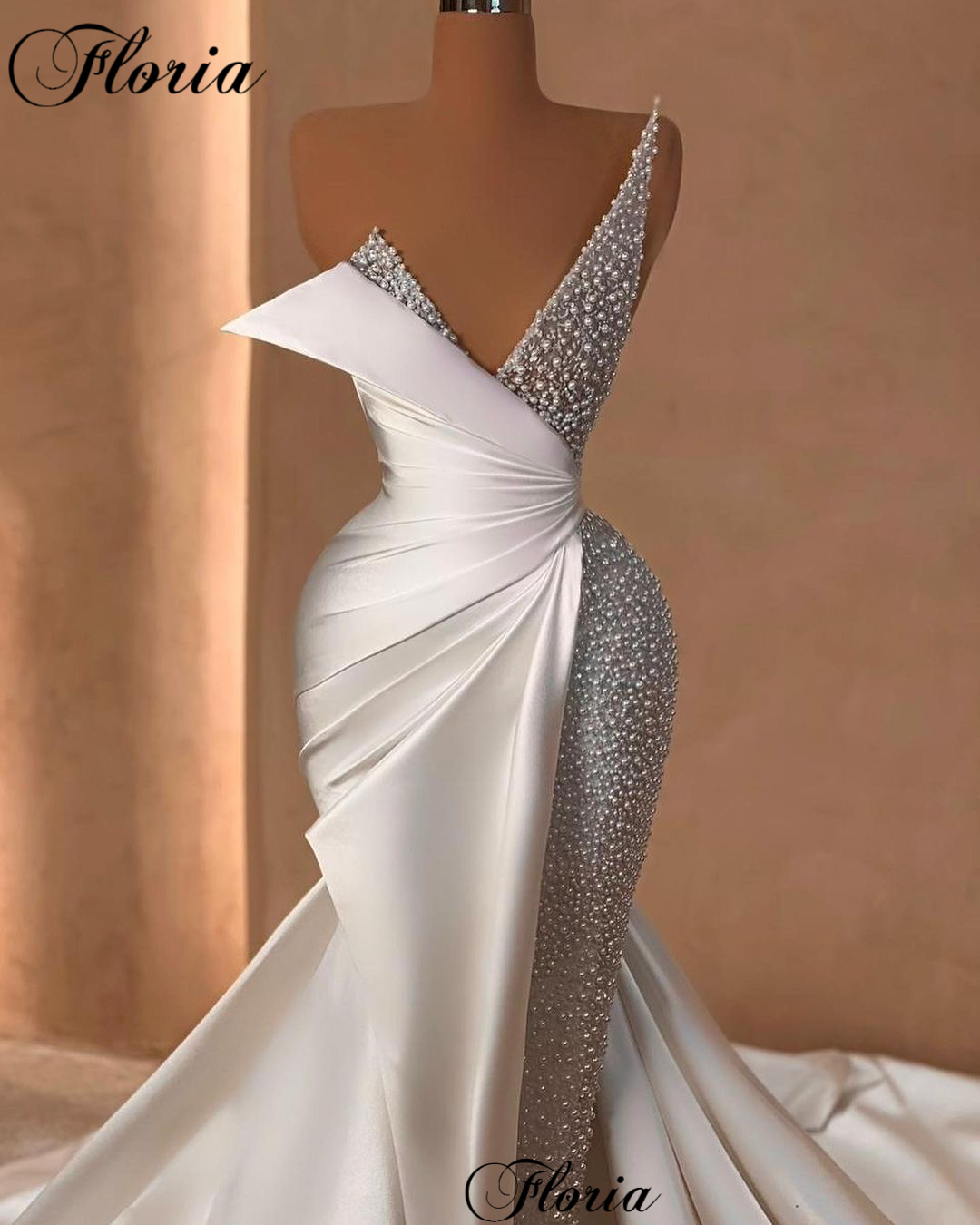 High Fashion Ivory Celebrity D - Vintage Fashion Runway recensione e prezzo