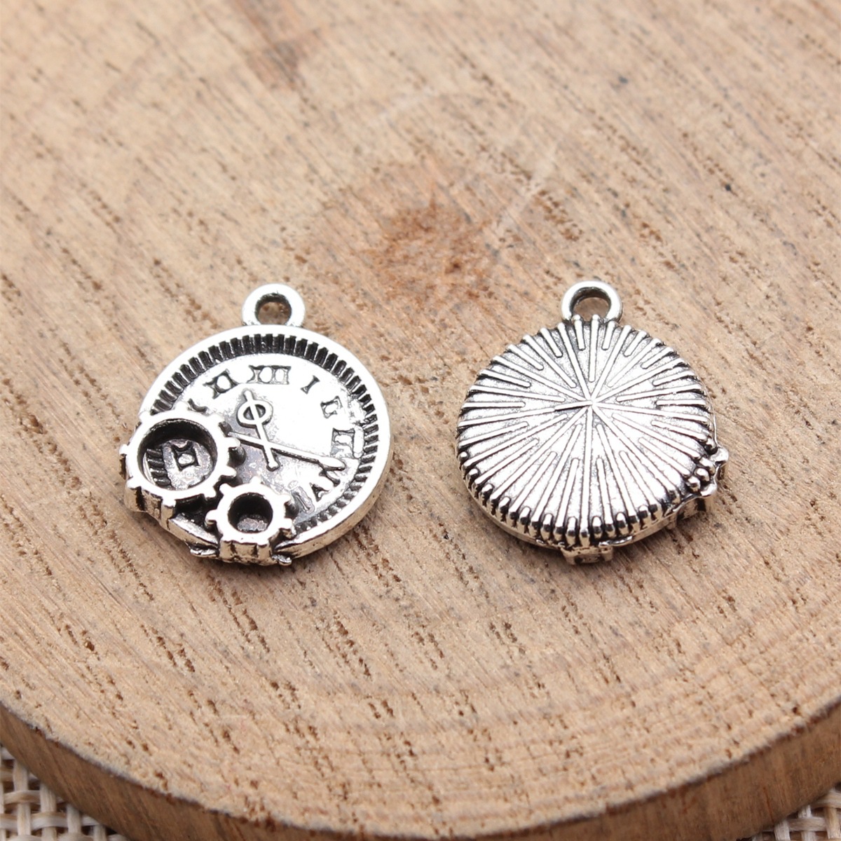 WYSIWYG 10pcs 16x14mm 2 Colors - Vintage Fashion Online recensione e prezzo