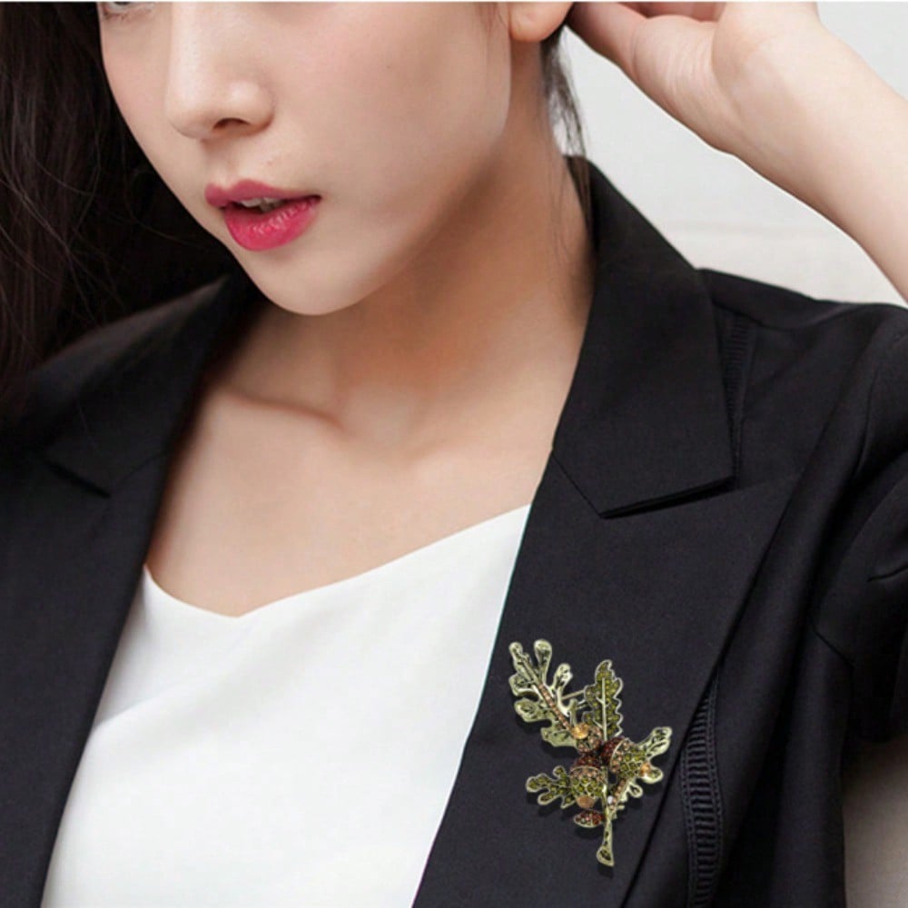 Vintage Gold-Tone Acorn & Oak  - Vintage Fashion Enthusiasts recensione e prezzo