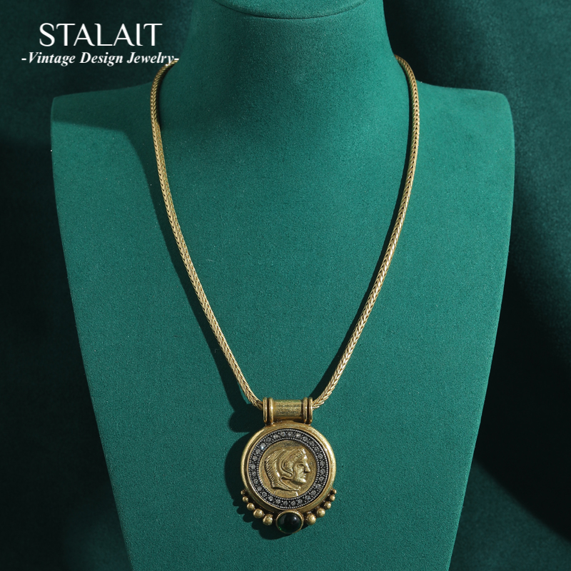 Head Ancient Coin Pendant Chok - Vintage Fashion Trends 2025 recensione e prezzo