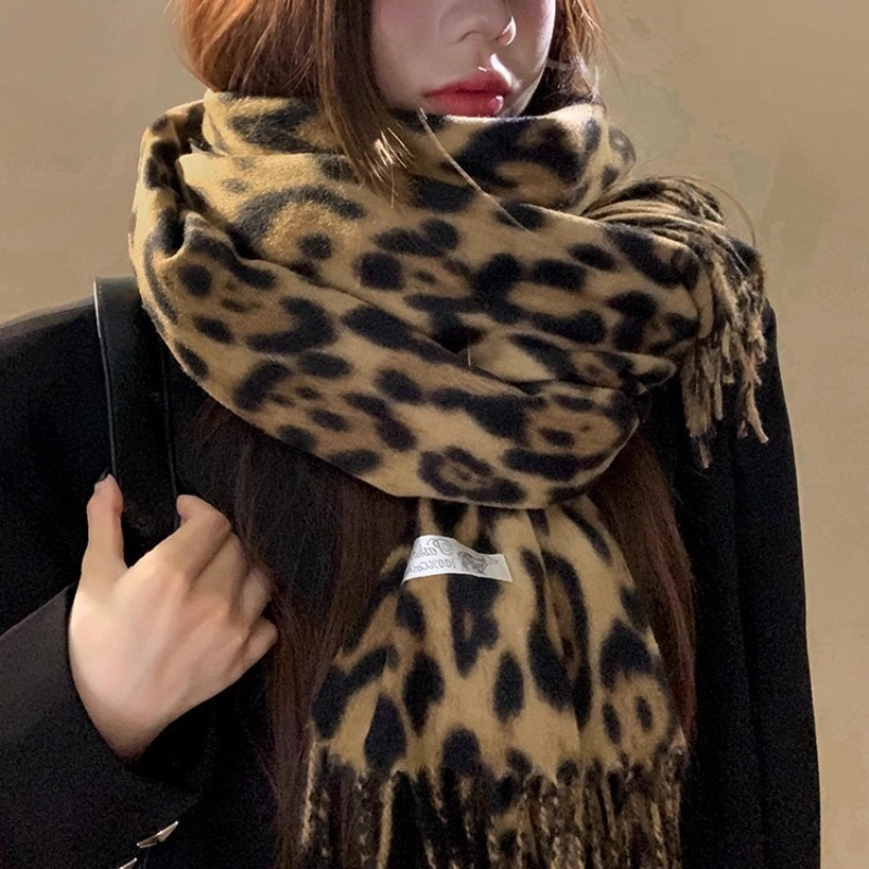 2025 New Retro Silk Leopard Pa - Vintage Fashion Ai recensione e prezzo
