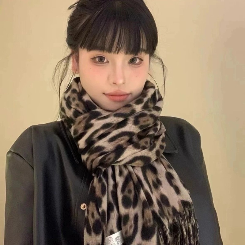 2025 New Retro Silk Leopard Pa - Vintage Fashion Ai recensione e prezzo