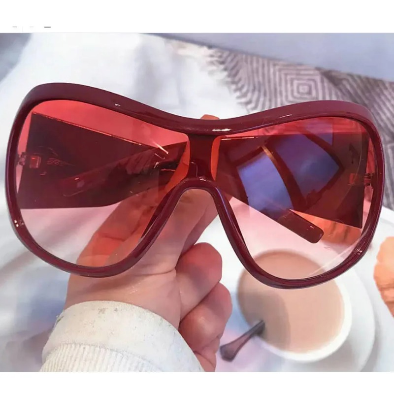 One Piece Oversized Y2K Sungla - Vintage Fashion Pieces recensione e prezzo