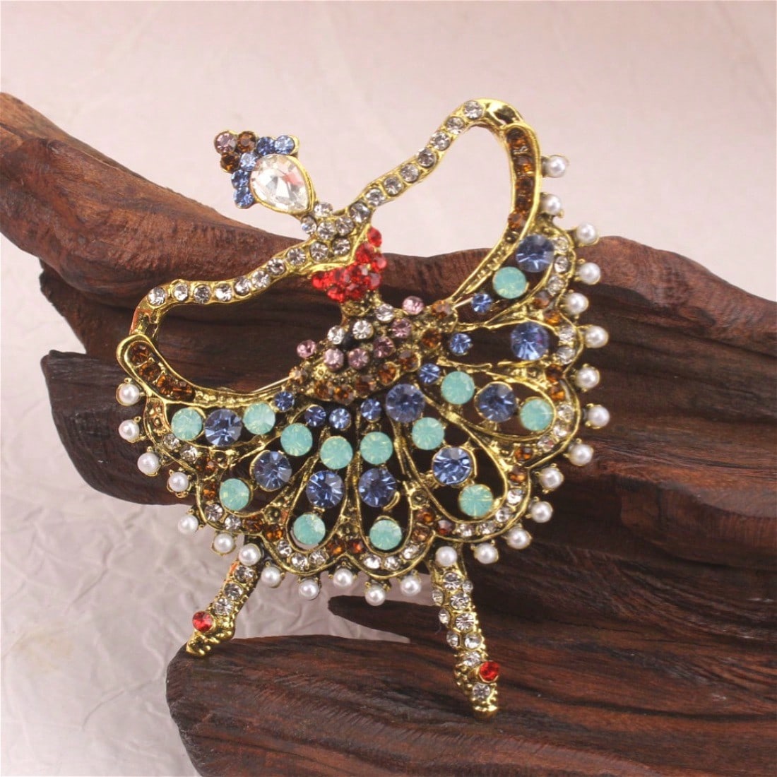 Vintage Gold-Tone Ballet Dance - Vintage Fashion Enthusiasts recensione e prezzo