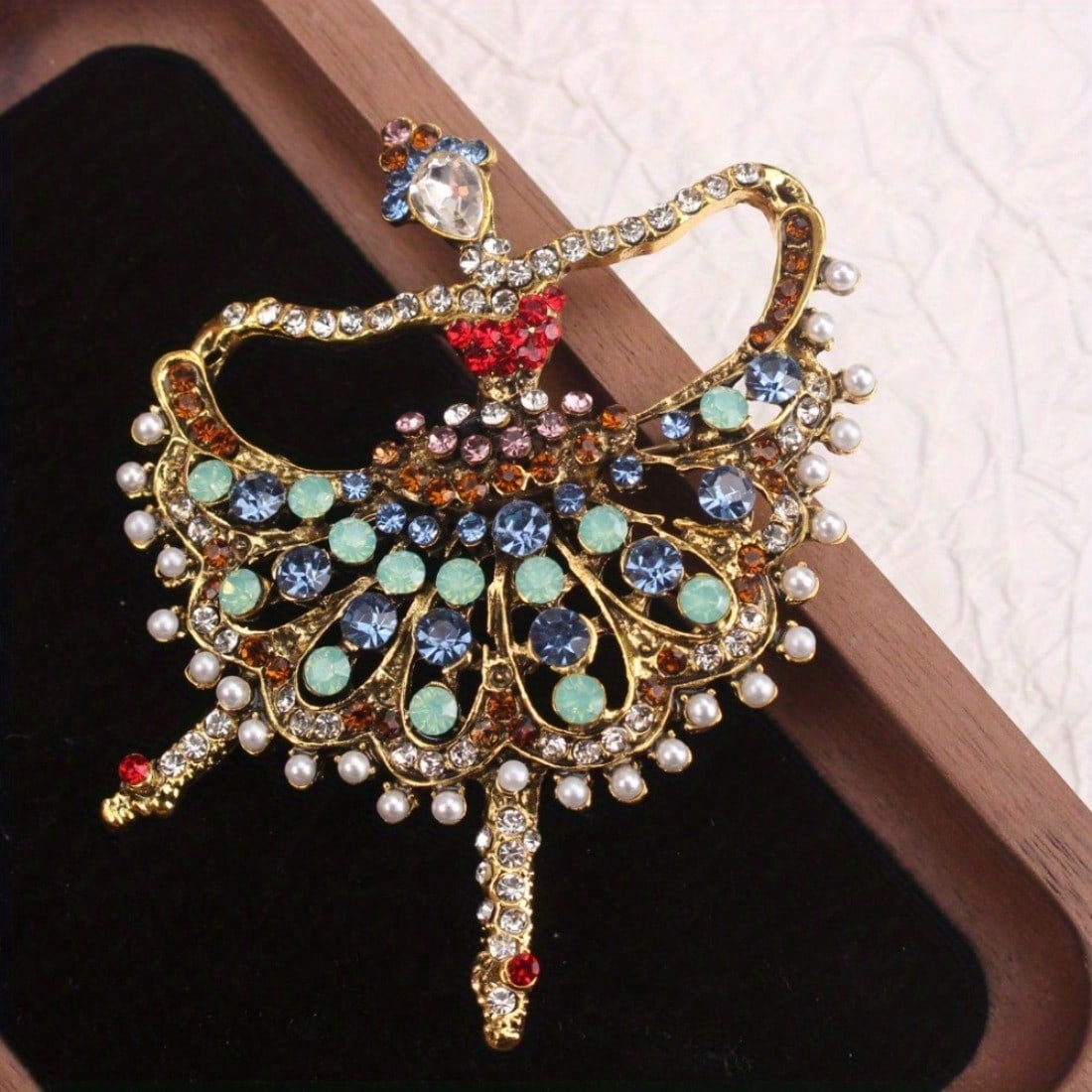 Vintage Gold-Tone Ballet Dance - Vintage Fashion Enthusiasts recensione e prezzo