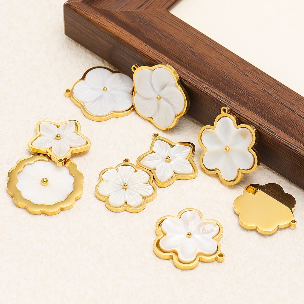 3pcs Stainless Steel Flowers F - Vintage Fashion Necklace recensione e prezzo