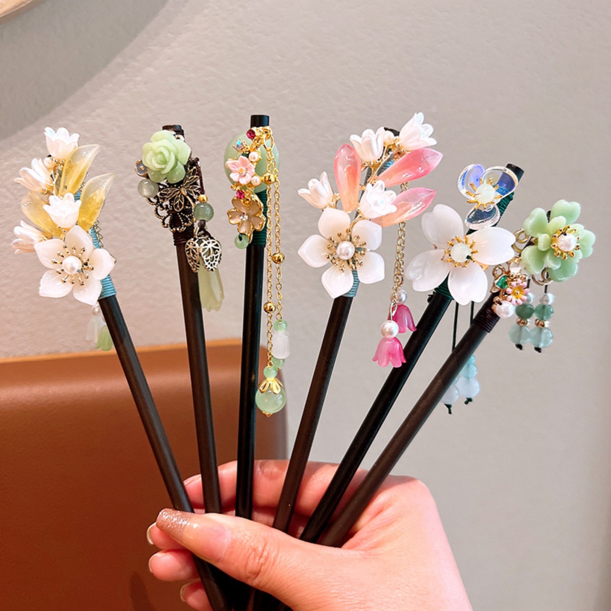 Exquisite Flower Tassel Wooden - Vintage Fashion Ai recensione e prezzo