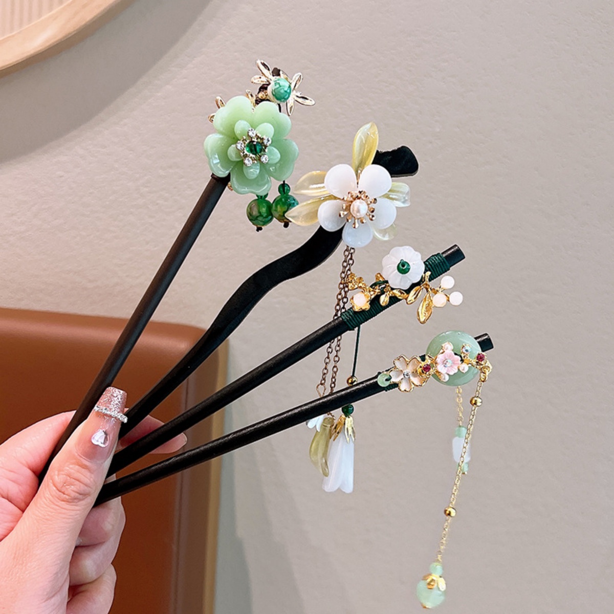 Exquisite Flower Tassel Wooden - Vintage Fashion Ai recensione e prezzo