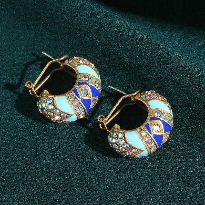 Vintage Luxury Designer Jewelr - Vintage Fashion Trends 2025 recensione e prezzo